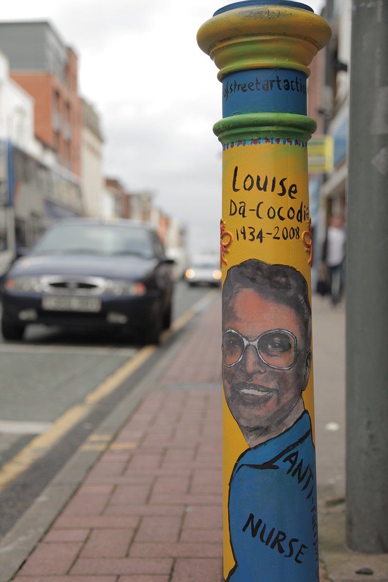 16daysStreetArt's tweet photo. @abbiedjones @BBCNWT #16daysofstreetartaction #pillarsofthecommunity 2 of the shortlist 6 #womanchester statue https://t.co/cBUZvTi8Q0