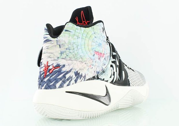 SneakerNews's tweet photo. The Nike Kyrie 2 launches next week, and this is the first colorway https://t.co/JXwYVHu6gp https://t.co/jfFt2TT1QN