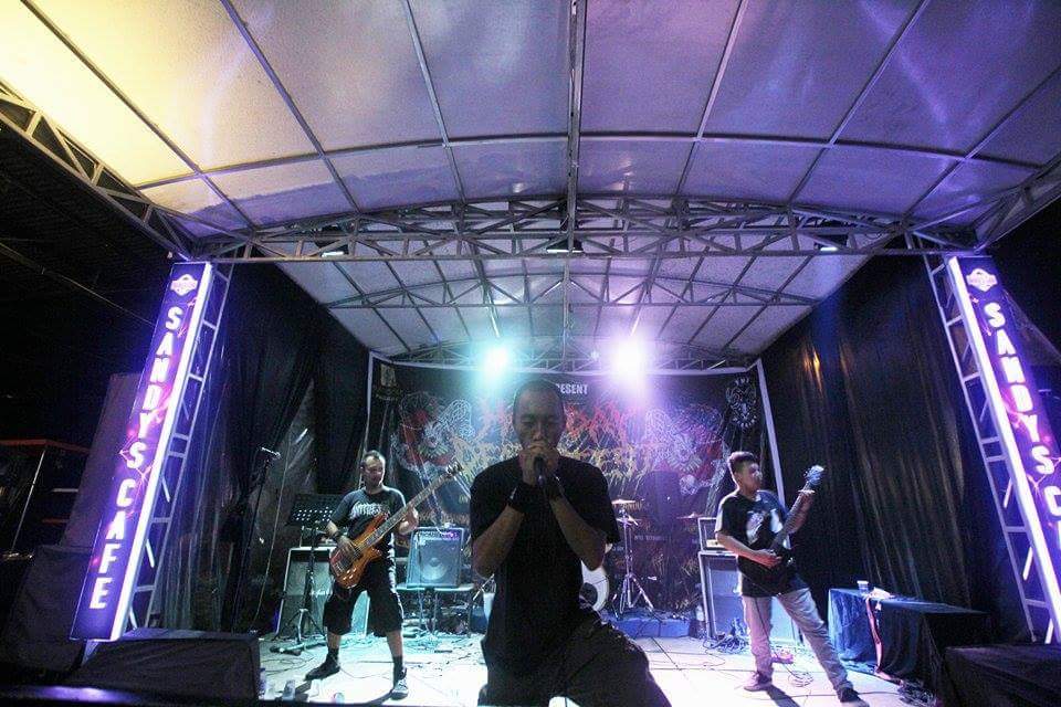 Deddy Permadi (Cadavoracity) resmi menjadi vokalis baru di Interfectorment m.facebook.com/story.php?stor… <a href="/INTERFECTORMENT/">Interfectorment</a>