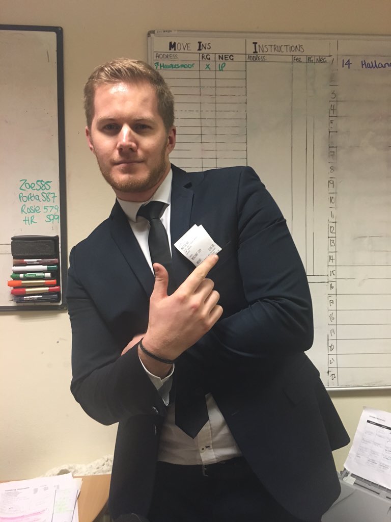 Phillipa0105's tweet photo. @ReeceCoaker new pocket square #HDBABY 🙌 https://t.co/TneHrdX8rs
