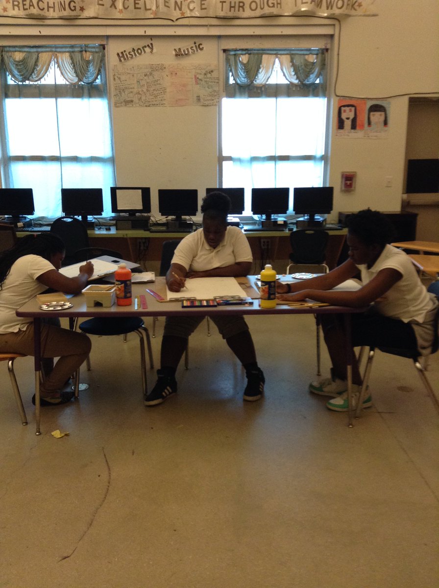 guitarsoverguns's tweet photo. Love seeing the students of North Miami Middle School take time to tap into their artistic side. #ichooseart https://t.co/J6eVBma5n0