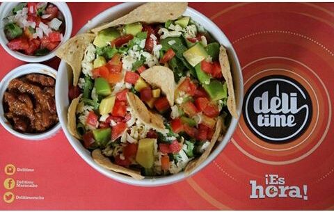 DeliTimeMcbo's tweet photo. ¡Una plato alegre, para un día alegre, nuestra Taco Salad! https://t.co/Cg68tBTEig
