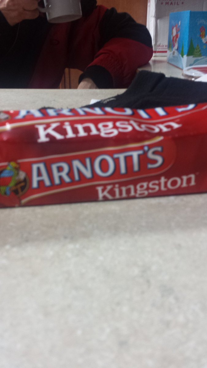 Outlanderfacil2's tweet photo. @andrew_finnie thanks for the biscuits they are going down well here ??? https://t.co/7hg0SPZ0Hp