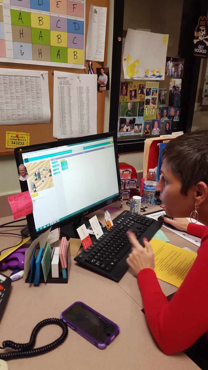 abhobbs2's tweet image. Students and faculty participating in #HourOfCode @RavenscroftNC #RavensCode #CompSciEdWeek