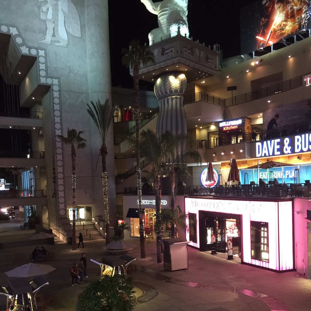 wearablekicks's tweet photo. Last night in Hollywood https://t.co/JpjWPGqsSL