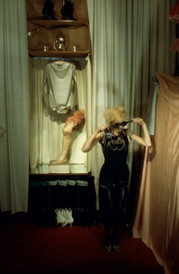 void_mx's tweet photo. #VivienneWestwood in a diaphanous rubber suit at SEX, photographed by #WilliamEnglish, 1975. https://t.co/BODzeb9ose