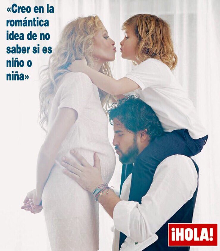 ElGordoyLaFlaca's tweet photo. ¡Qué bonita familia! @paurubio finalmente Confirma lo que le dijimos hace una semana en #Primicia #FelicidadesPau https://t.co/6fWqMQTXDF