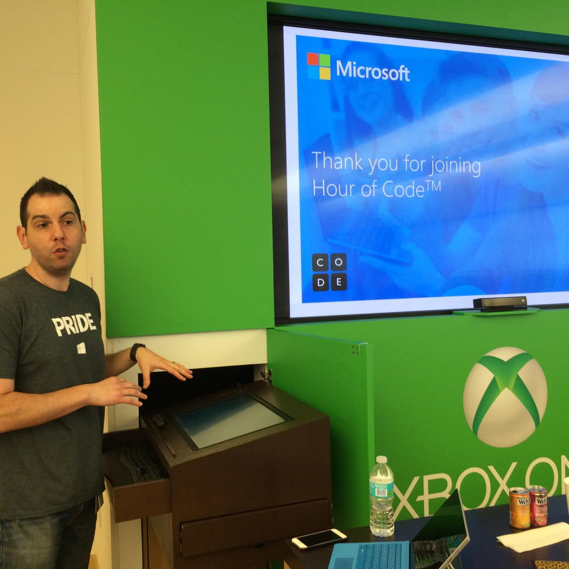 GeekiTv's tweet image. Join MS for Hour of Code. Parks and schools all over Miami and USA.