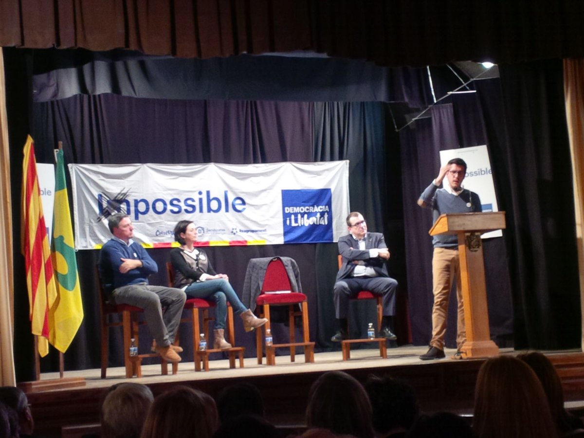 cdcbellpuig's tweet photo. Al 20d ho farem #possible,  avui des de Bellpuig @ConvergenciaCAT @reagrupament  @DemocratesCAT  @antonipostius https://t.co/TM49srKkFs