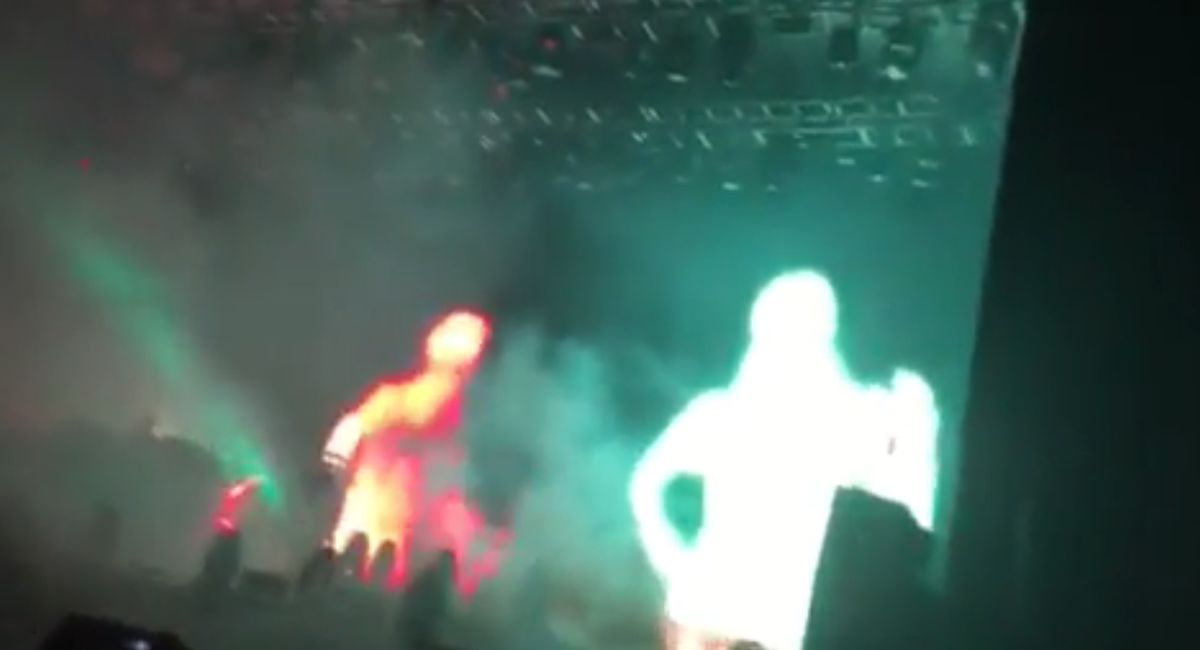 lotusmusica's tweet photo. Es un show tecnológico el que nos brindó @ChemBros en el #HeinekenSonarClub de #sonarsoundcl https://t.co/82o9OPZIRS https://t.co/WDNtrHMTFQ