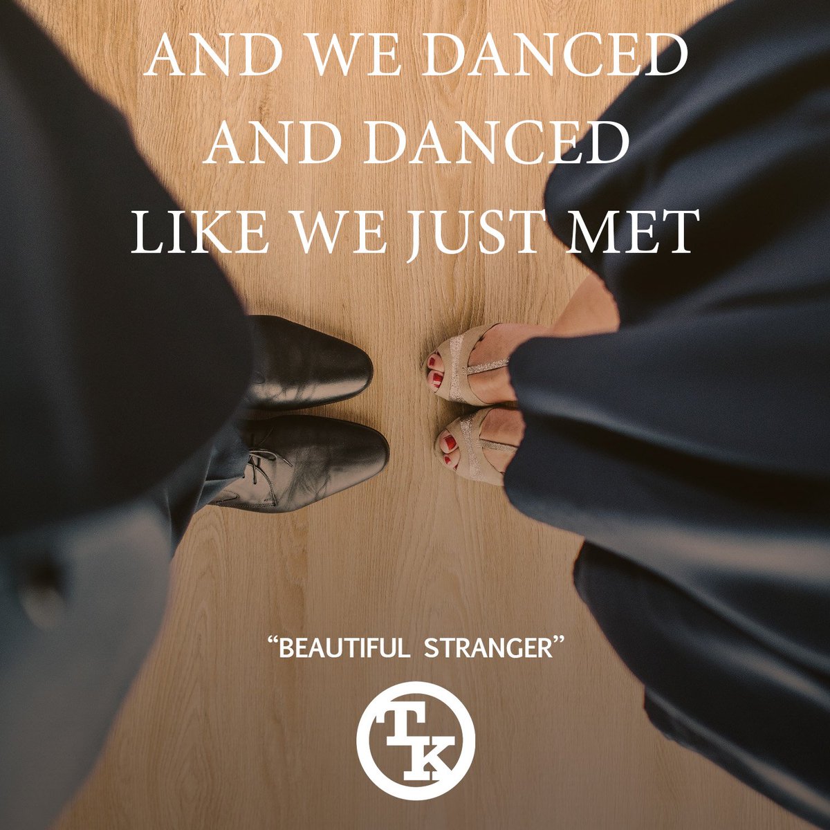 tobykeith's tweet photo. RT if you have danced like no one's watching with your #BeautifulStranger https://t.co/Cs7b0Rt62h https://t.co/kJbRmcf76i
