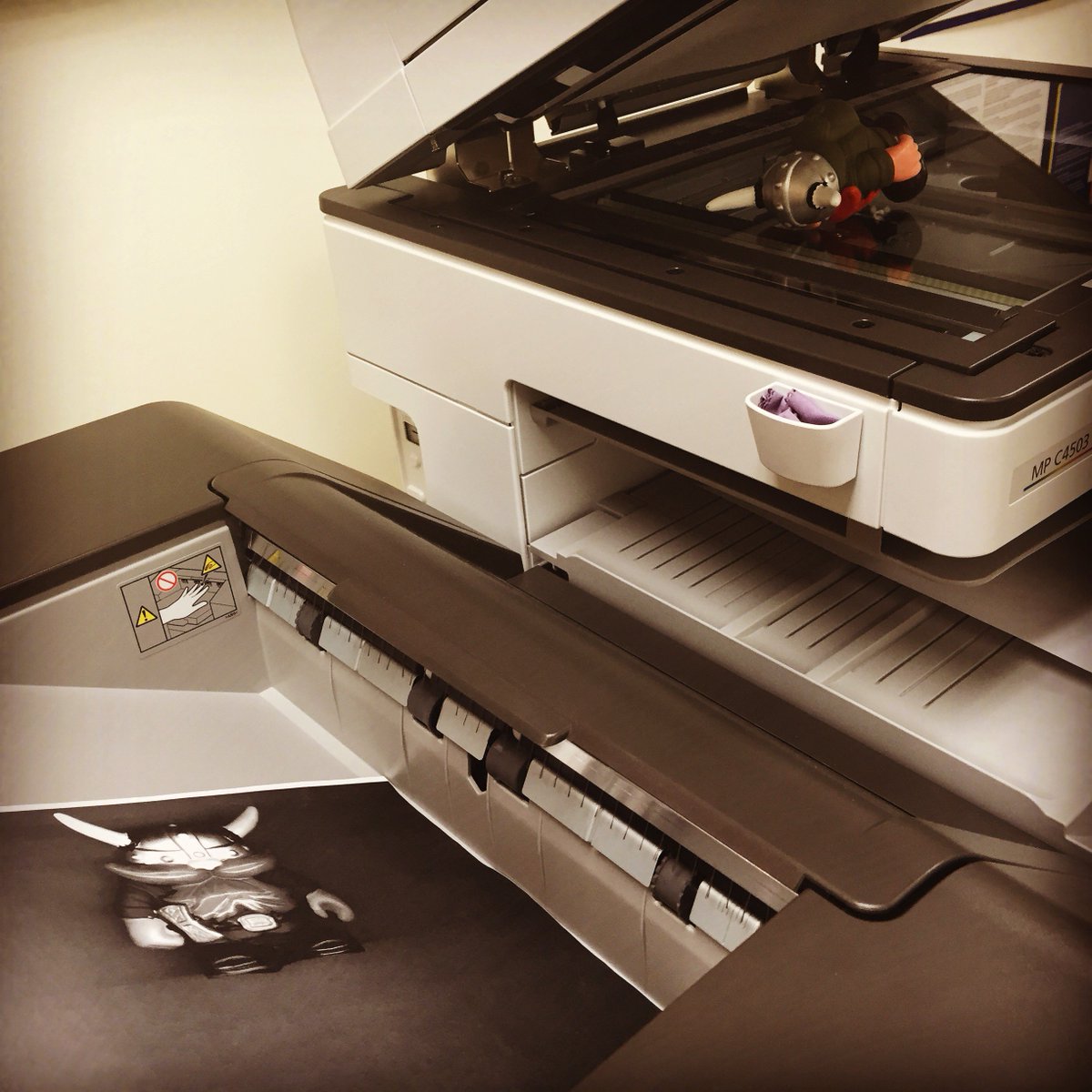 MyBurnieGrill's tweet photo. That will be 25 cents. #BurnieOnTheShelf #ElfEnvy #OfficeShenanigans https://t.co/WSeKWHNeDs
