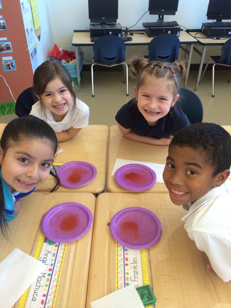HelloFirsties's tweet photo. We're observing changes in matter today.  Science experiments are the best! https://t.co/EWTOUL6IUy