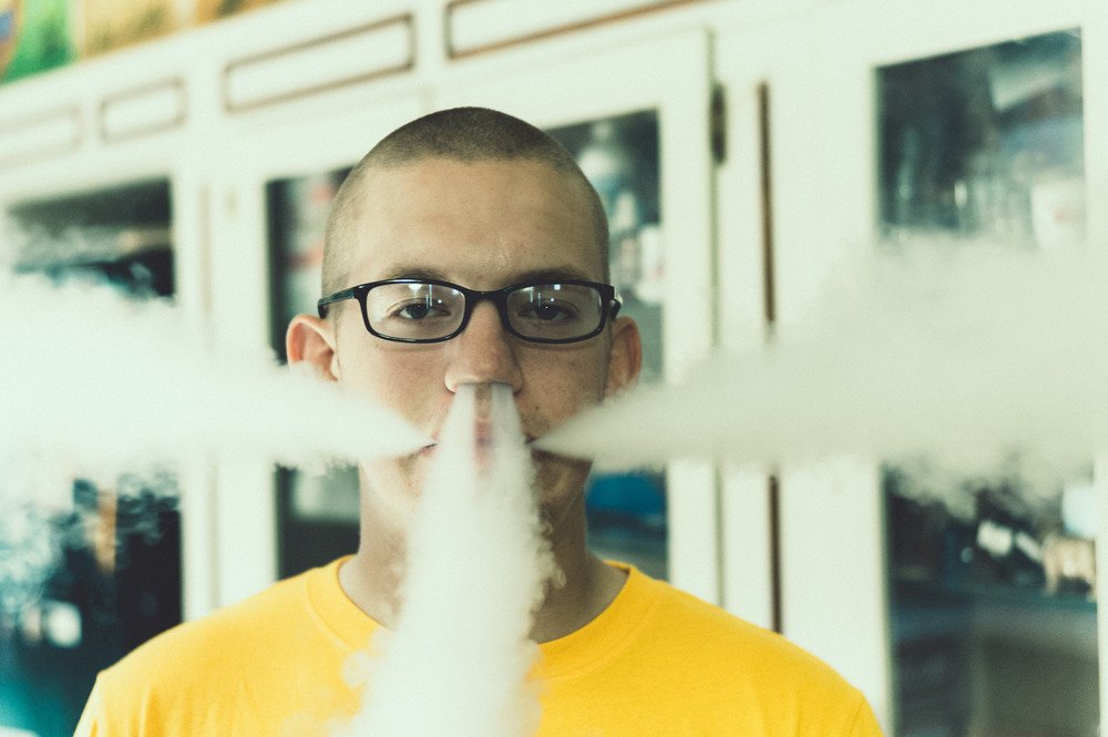 Some e-cig flavors can give you "popcorn lung," according to a new study bit.ly/1Na04oZ