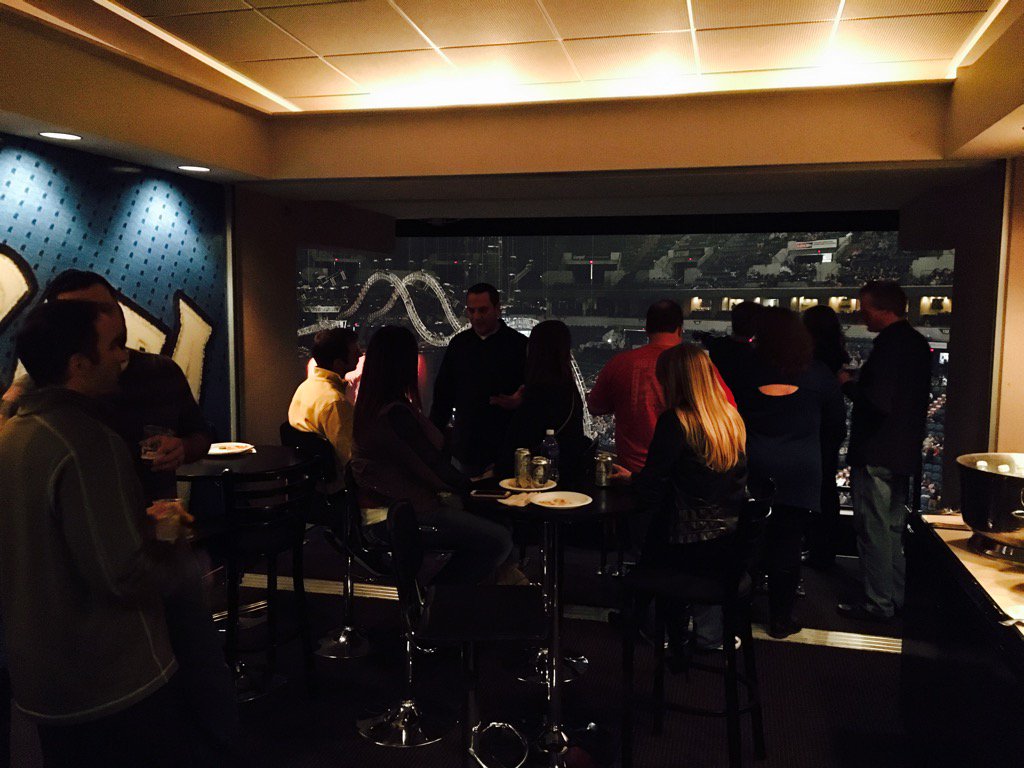 throughthevines's tweet image. #lendsmart #suitelife #motleycrue