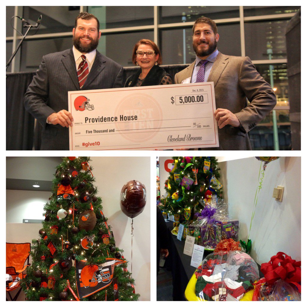 BrownsGiveBack's tweet photo. 'Tis the season! Great night supporting the @Browns Courage House, @provhouseCLE! ππΆπΌπΌπ #give10 #DTH2015 https://t.co/90YeY4DGet