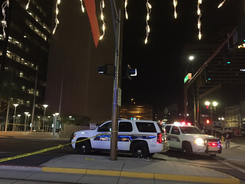 StaceyRobertsAZ's tweet photo. Moments when ur worlds' collide.  Having dinner &amp; @phoenixpolice bomb squad just showed up outside #suspiciouspkg https://t.co/4vmRkb3L57