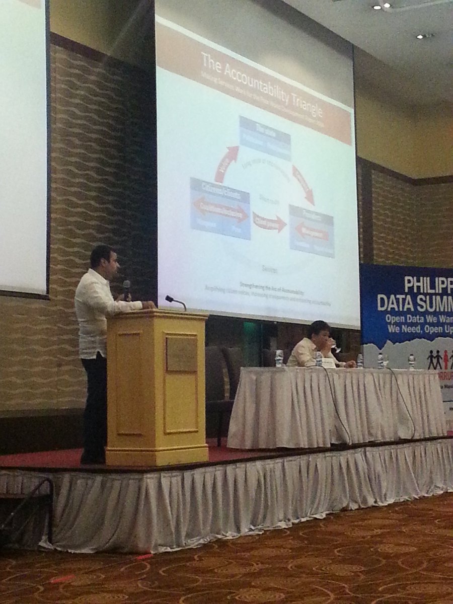 PCIJdotOrg's tweet image. Transparency leads to accountability, says Hanif Rahemtulla from World Bank #breakthechain #DataSummitPH