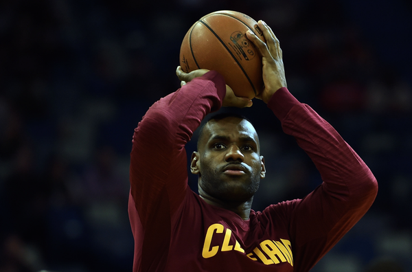 LeBron James just signed an unprecedented lifetime contract with <a href="/Nike/">Nike</a> bloom.bg/1QrVKDZ