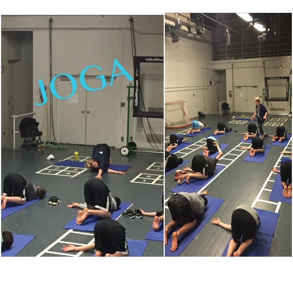 VimyAcademy's tweet image. Great first session Team Black working on JOGA with @breeaguhle #JOGA #yogaforathletes #greatinstruction #VimyHocke…