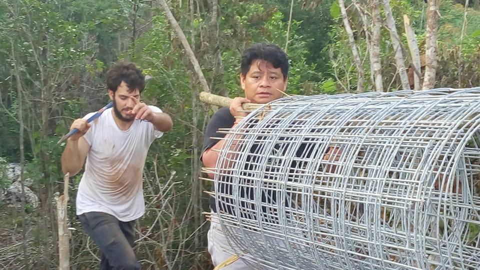 Uyoolche's tweet photo. Así iniciamos, Instalación de Kool Ja', alternativa para captar agua de lluvia para milpas #ZonaMaya #QuintanaRoo https://t.co/JC5dysutah