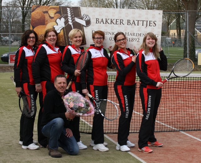 RSandink's tweet photo. Stemmen kan op https://t.co/i3SpR3IyNx  Zou toch supergaaf zijn!! #sportploeg #Trots #tennis #team #KNLTB #TVO https://t.co/ZcIAceQcbB