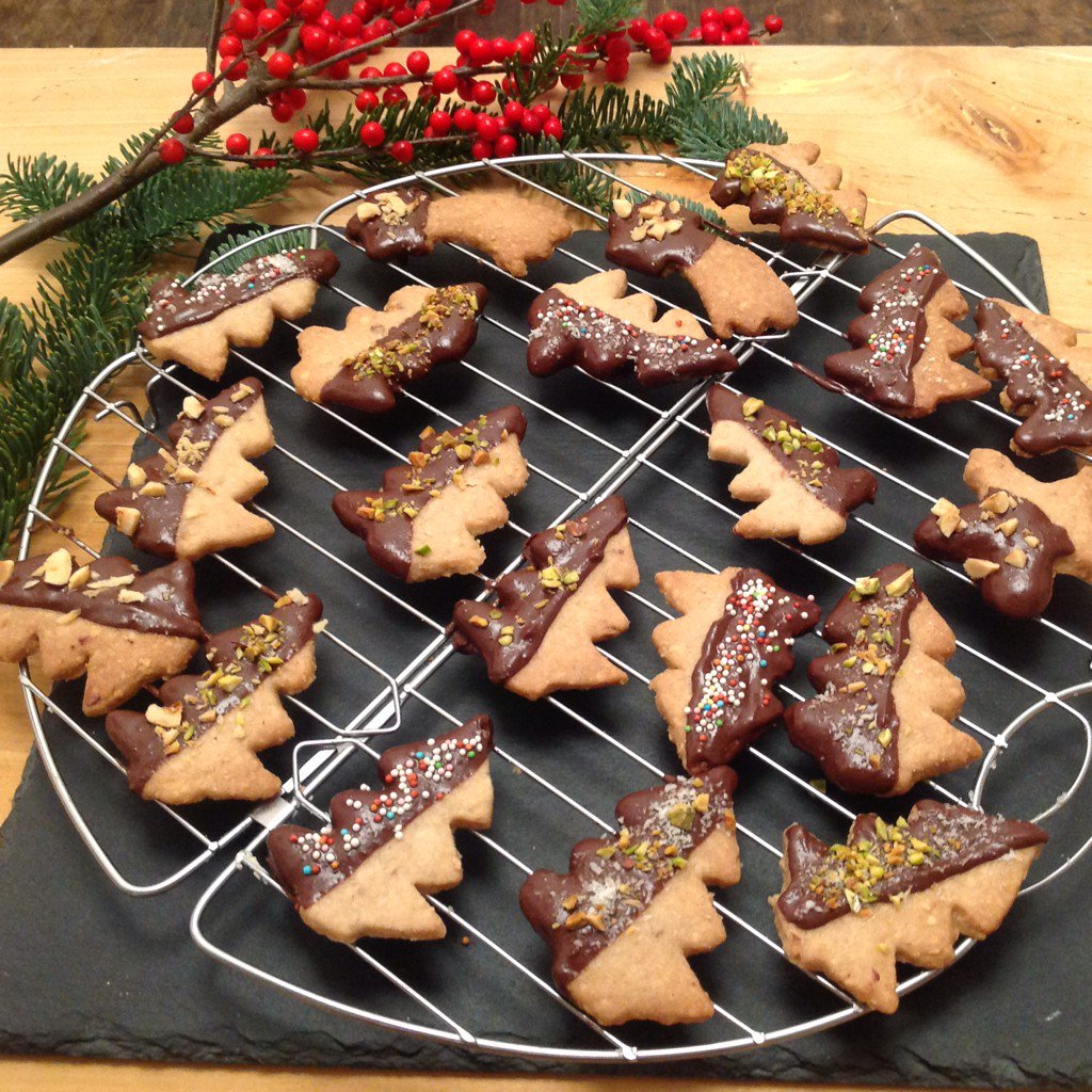 Silvia_Parma's tweet photo. Il relax di ore passate a fare biscotti e la meraviglia del profumo di dolce per casa! #biscottando #cookingpassion https://t.co/XChcks8TPv