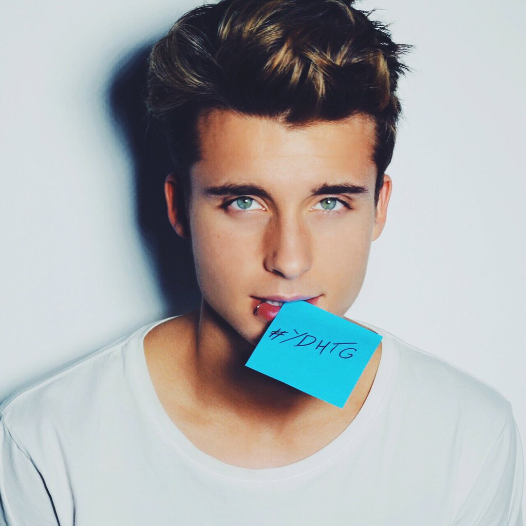 WeeklyChris's tweet photo. You Don't Have To Go - On ITunes December 12th ❤️ #YDHTG https://t.co/A6evbOR5ay