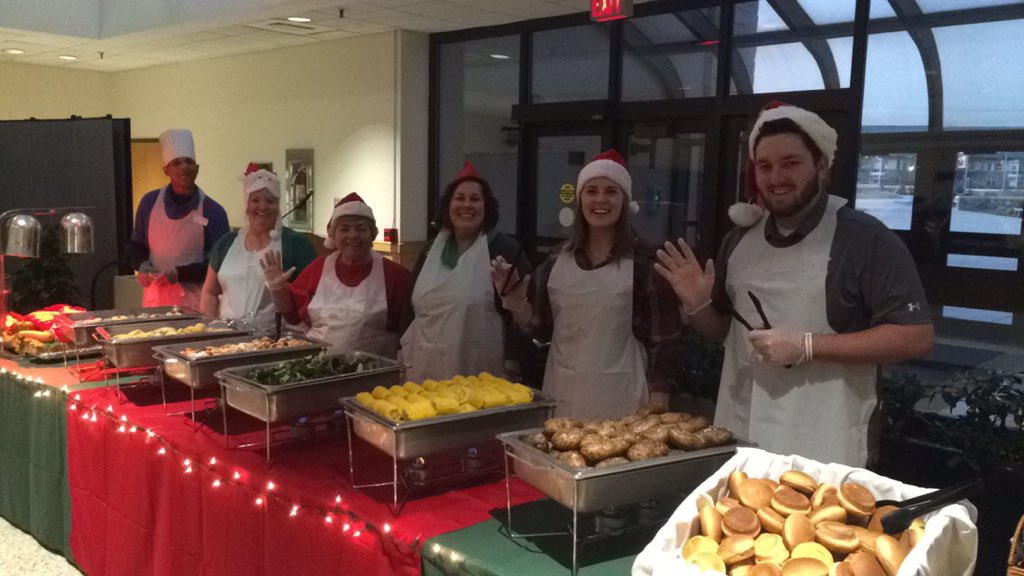 NeumannSGA's tweet image. Thanks so much to our staff and administration for serving Christmas dinner to the students tonight!
