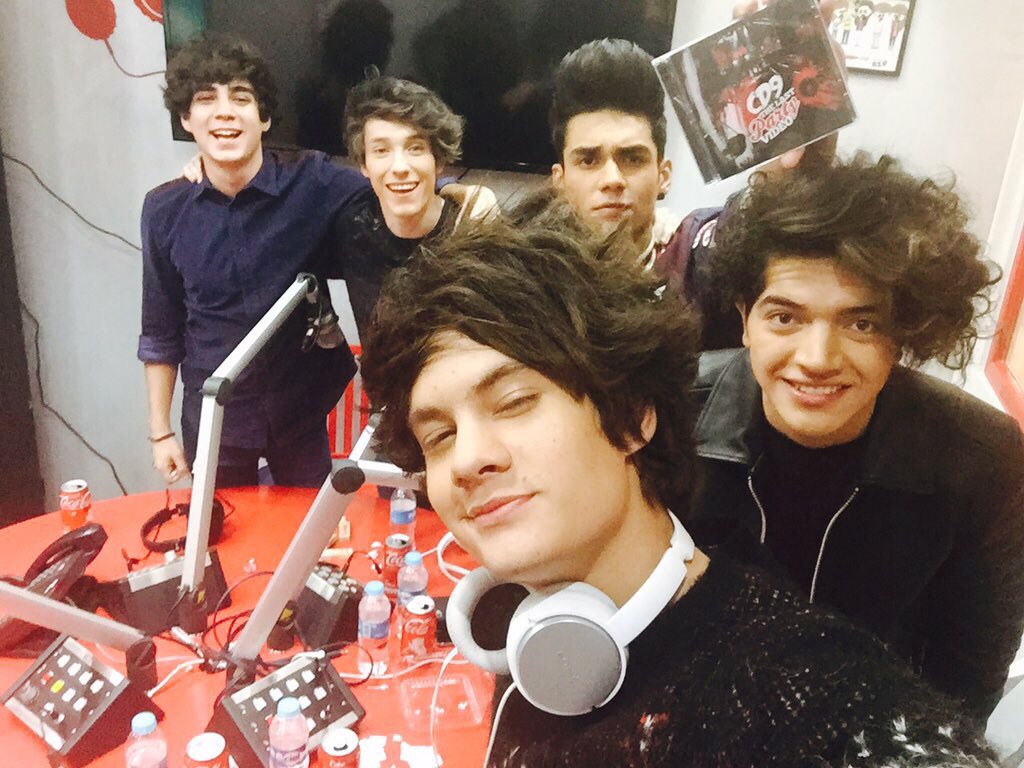 CocaColaFM's tweet photo. Recuerda tener cerca tu disco de @somosCD9. #AbreTuCorazón https://t.co/2G6e0euDEC