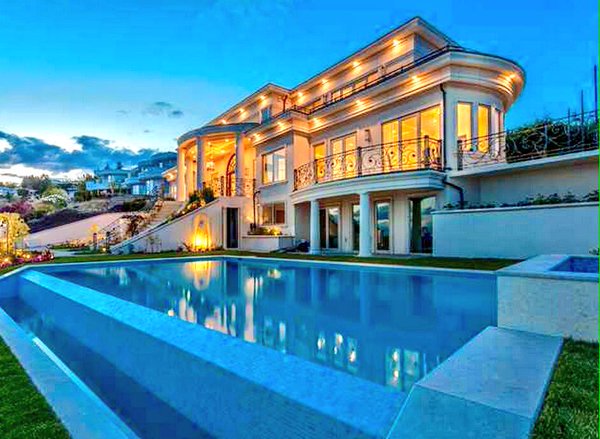 ThepowerfulPics's tweet photo. British Columbia, Canada - $11.8M 🌷 https://t.co/QQHd3xBCKK
