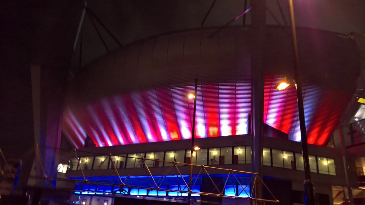 bgmeek's tweet photo. Wat een gave avond was het weer #psvcsk #PSV https://t.co/8r9j4icZJY