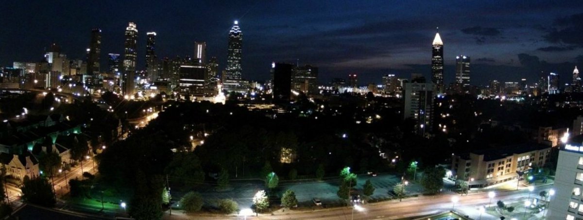 444Highland's tweet photo. If there’s a lot on your mind, sit by your window, enjoy the view and relieve your stress! https://t.co/2pbUM2bwyA