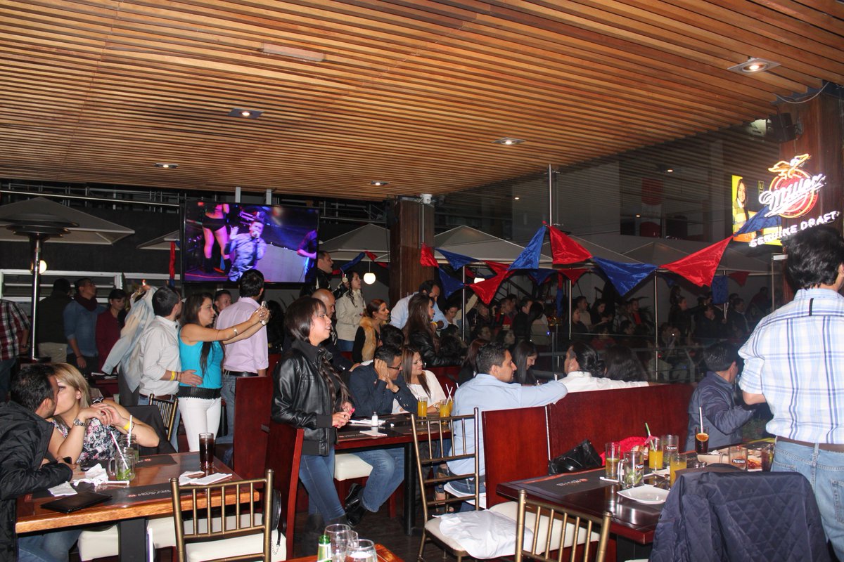 metrocafeec's tweet photo. Celebramos el aniversario de fundación de #Quito con nuestros clientes. Siempre serán bienvenidos #Metrocafe https://t.co/8XrLXLzrbC