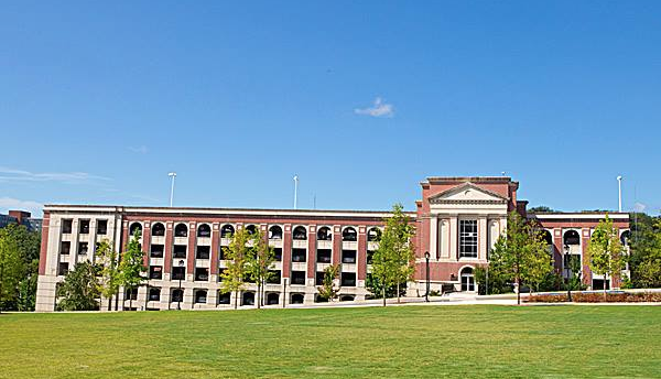 universityofga's tweet photo. Free parking at Hull Deck tomorrow -- just a little Reading Day gift from @UGA_Parking! https://t.co/tpscwjocCo