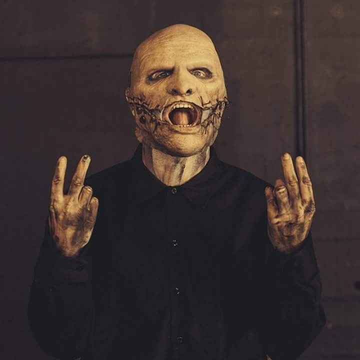 HAPPY BIRTHDAY COREY TAYLOR 