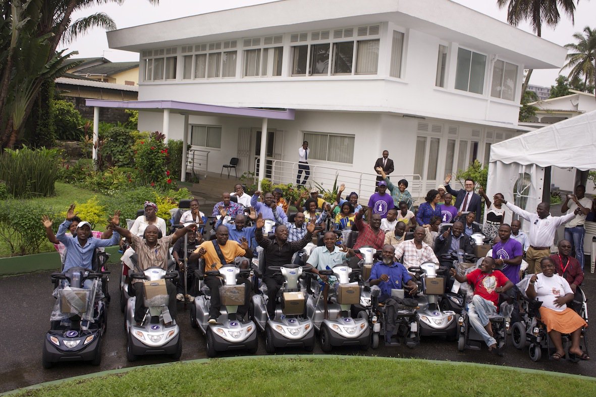 Distribution de matériel de mobilité pr une meilleure intégration des personnes handicapées goo.gl/j298MR