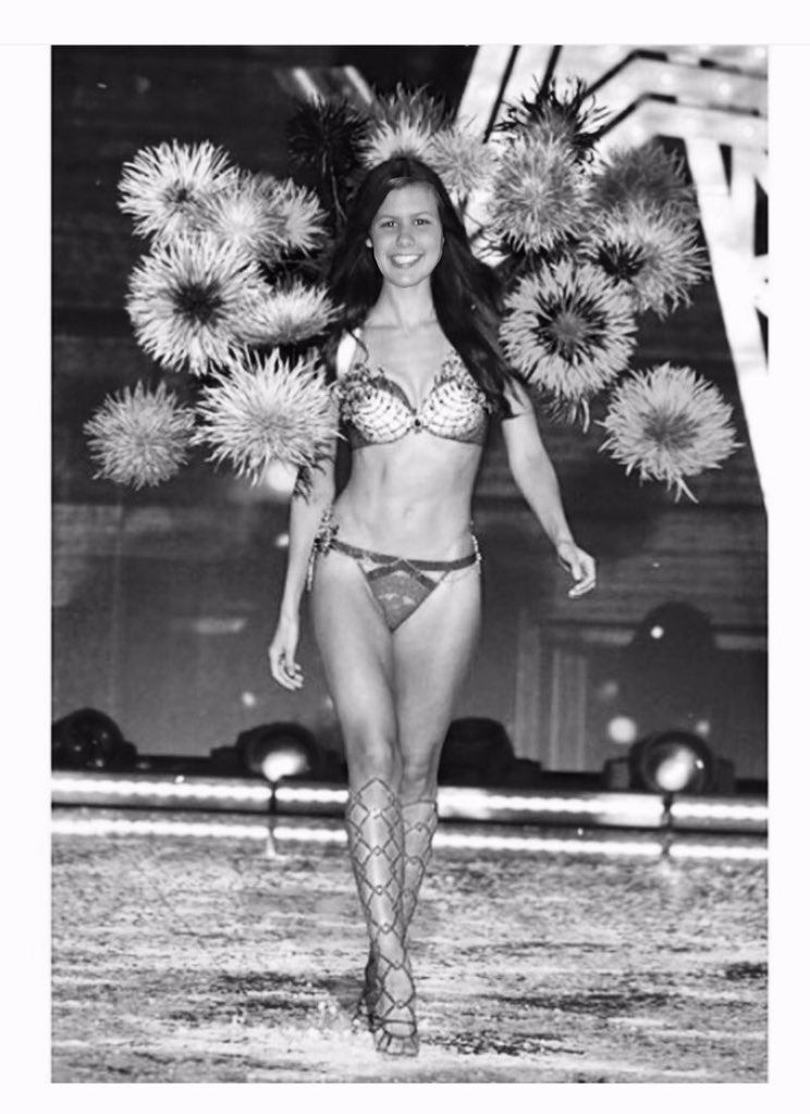 perigeorge's tweet photo. so excited for everyone to see me in the fantasy bra tonight!  #VSFashionShow 9/10c!💥 https://t.co/vNBWULrHa3