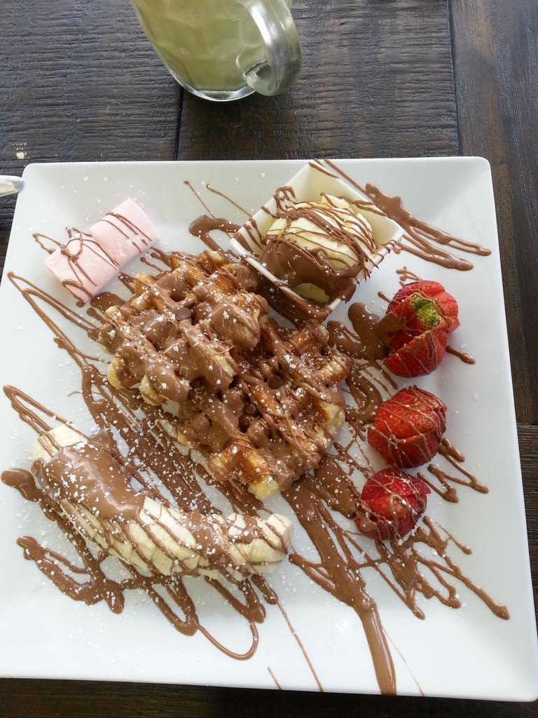 KayDJay_JCeazer's tweet photo. Birthday Breakfast :) 🎉🎊🎈🎉🎉🎉🎉🎊🎊🎊🎊 https://t.co/lTIZBFlL2T