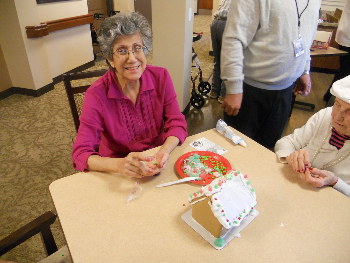 TeamSpringsLEC's tweet photo. Gingerbread houses with our friends from the Art Institute of Tucson . #FrontierCulture @CatalinaSprings https://t.co/8MMEHLkK7u