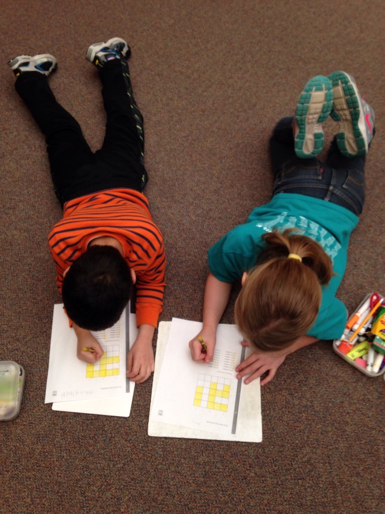 MrsJohnsonHSE's tweet image. Even first and second graders can code! @BSEhseIN #hourofcode #unpluggedfun