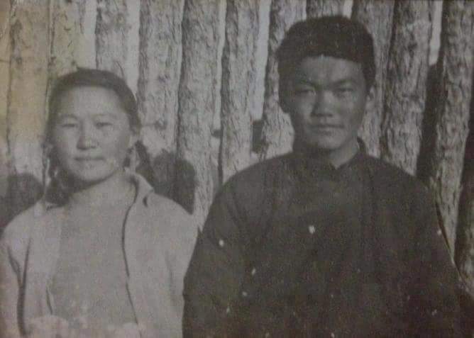 Тэр л хэвээрээ байна уу?