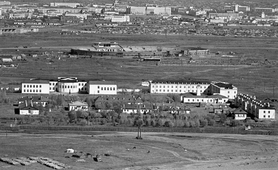 Голын цэнгэлдэх. 1957