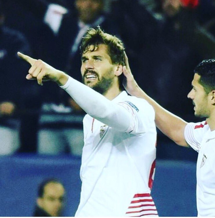 llorentefer19's tweet photo. Feliz por la clasificación! Siempre un honor jugar contra un equipo lleno de amigos como la Juve! #VamosMiSevilla https://t.co/7v43Eg20MO