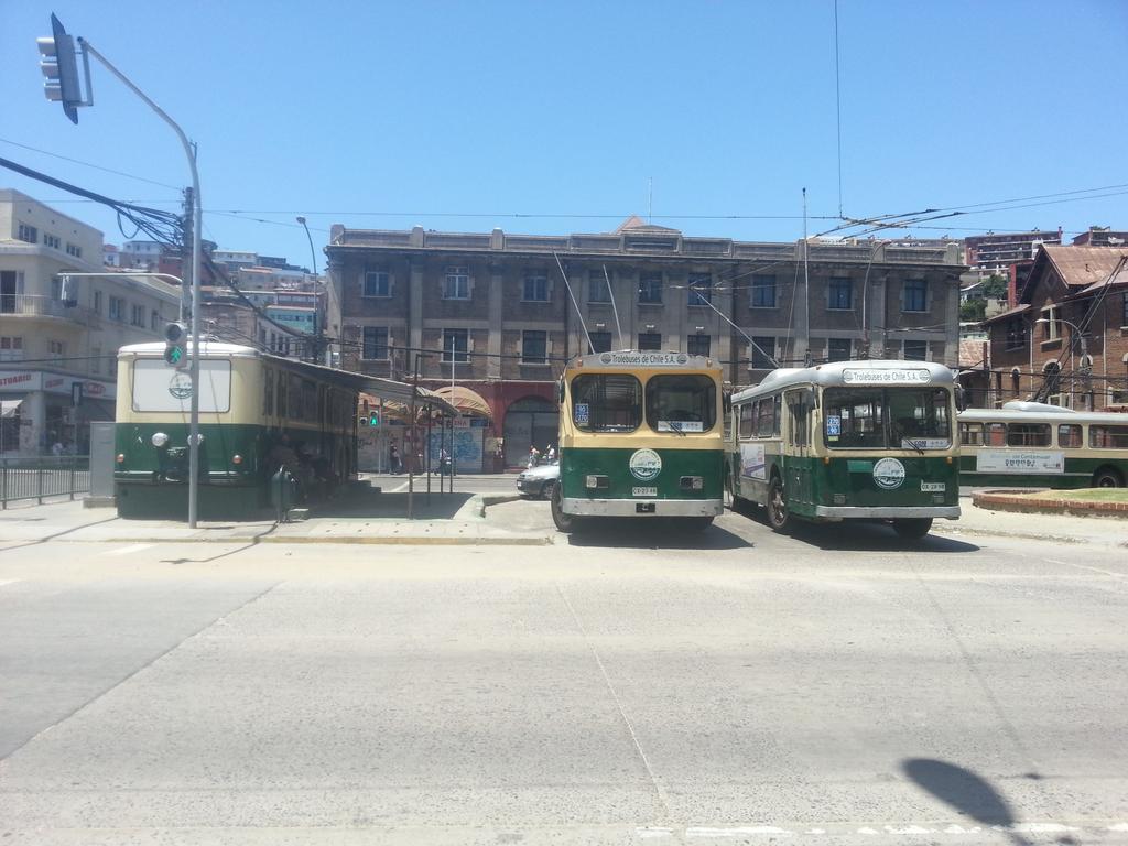 cruzjohnbryan's tweet photo. #Travel #Valparaiso #OldbutGorgeous #WheninChile https://t.co/mfq11h2bJ4