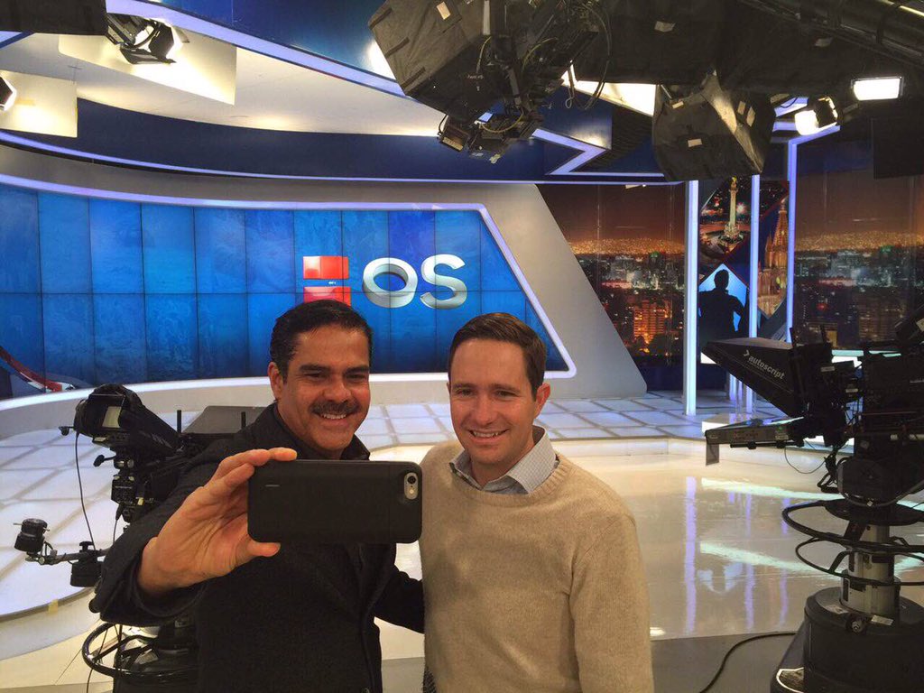 SalinasBenjamin's tweet photo. En @Azteca, con mi amigo @Javier_Alatorre. Listos para HECHOS, el mejor noticiero de México. https://t.co/XOrijx1Tk1