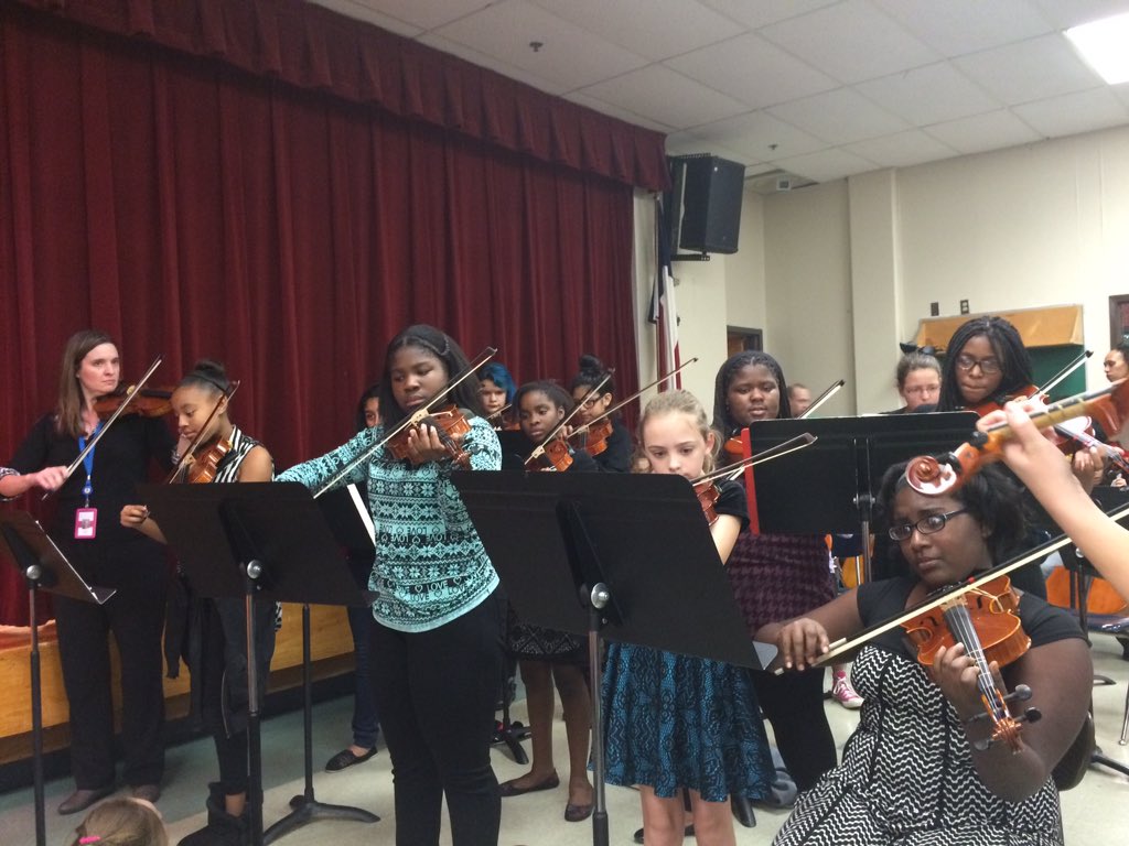 JonesAcademy1's tweet image. Good job 6th grade! #superstrings