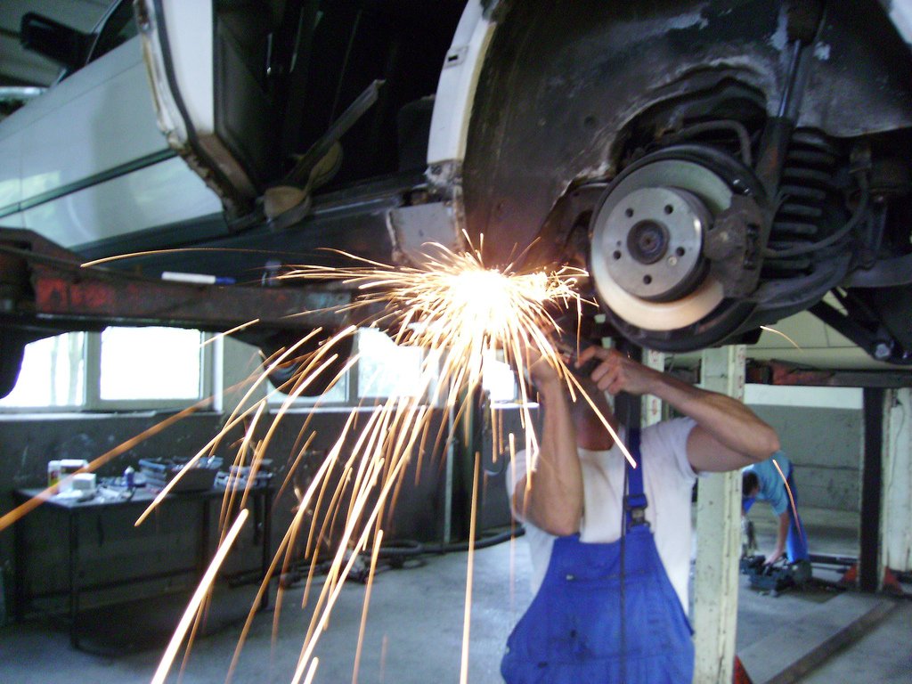 QuoteEngineAU's tweet image. Have you been paying your mechanic too much? Find out the right questions to ask every time! ow.ly/VyvY3