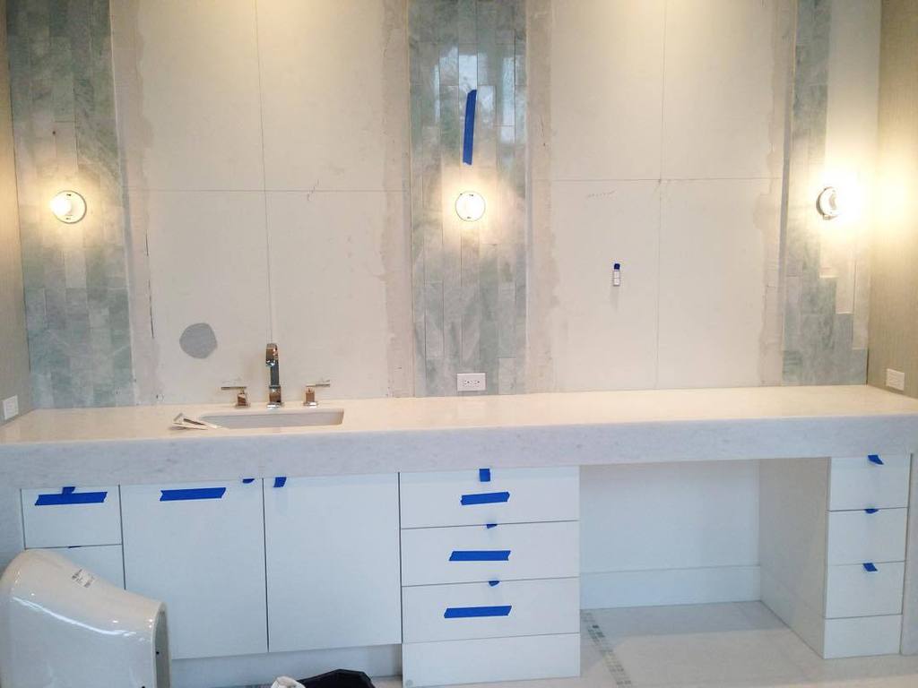 abbeyfloorcare's tweet photo. #brightwhite #minggreen #hermasterbath #workinprogress #thickcounters #marble #irpinia by https://t.co/q7REpc0peB https://t.co/w0vfkaf7NP