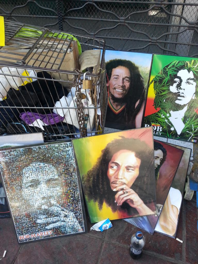cruzjohnbryan's tweet photo. I love this! #BobMarley #poster #travel #Valparaiso #WheninChile https://t.co/OtwoH8n9iB